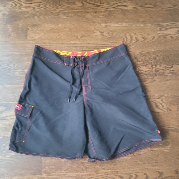 Quiksilver Men's Black Board Shorts Sz.38 unlined - Picture 1 of 8